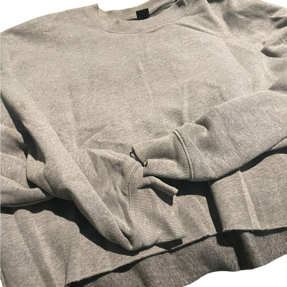 Wild fable size large Gray cropped women’s Sweater new never worn